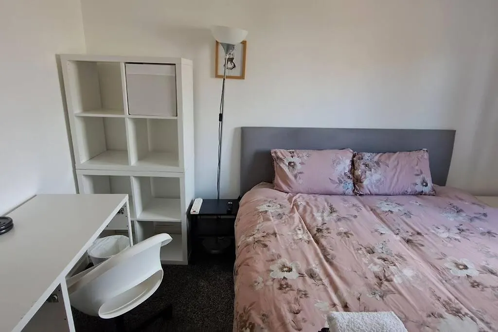 Homestay Fabulous Room Near Bournemouth Hospital