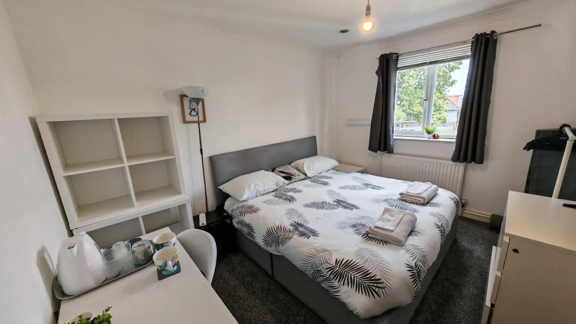 Fabulous Room Near Bournemouth Hospital Homestay
